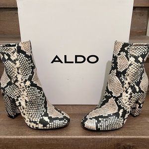 Aldo size 5 boots